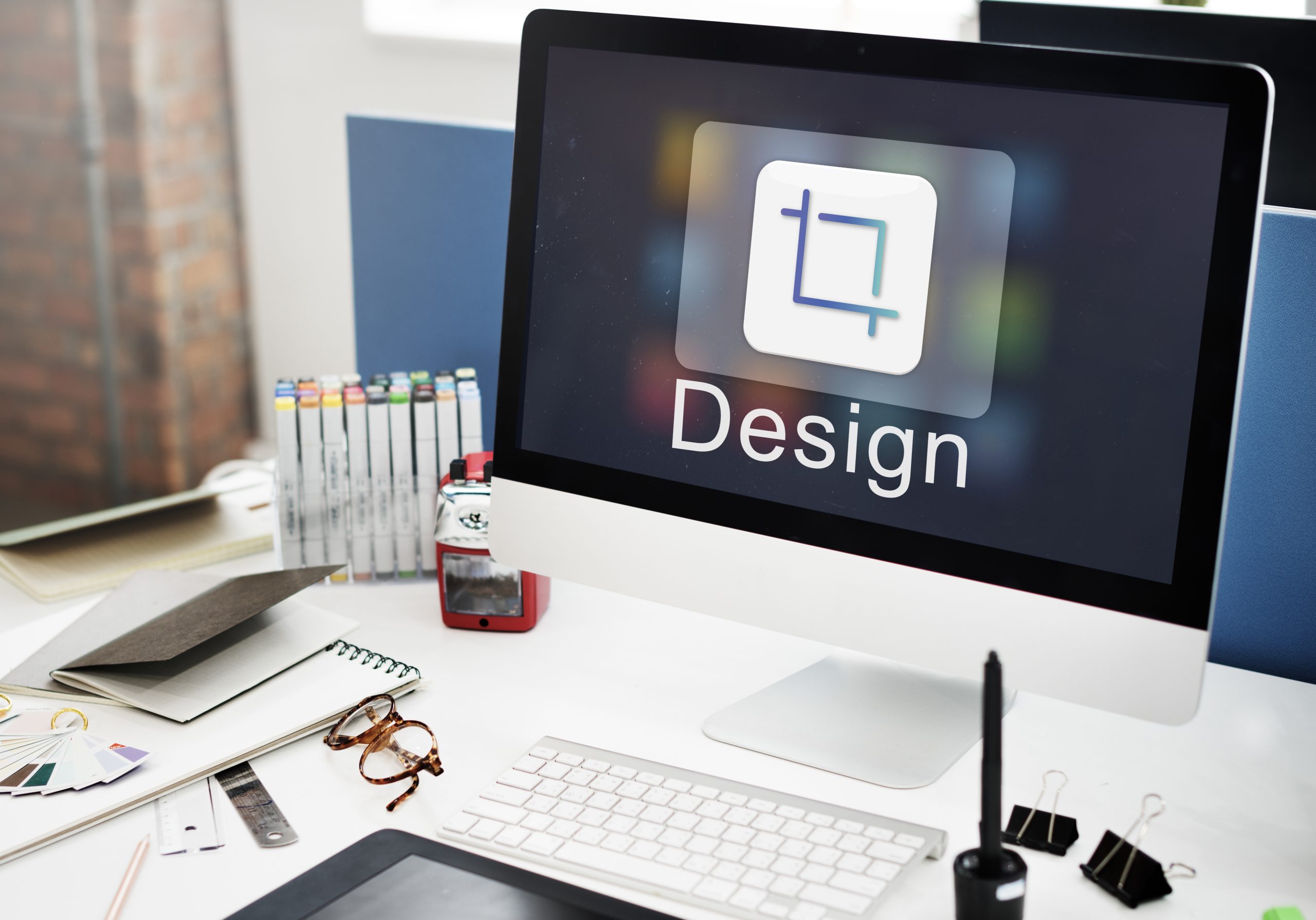 Custom Website​ Design Software Resize Icon Concept